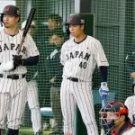 【悲報】「ヘイ、ゴネテル！」佐藤輝明、侍JAPANのメンバーから罵声を浴びせられる