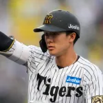【悲報】小幡竜平、今日の韓国戦で一気にスタメン遊撃手が遠のく