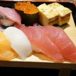 毎日寿司とサラダ食ってたら健康なんじゃね？