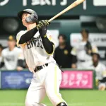ソフトバンク・ドラ５高橋隆慶が人生初逆転サヨナラ弾！ド派手本拠地デビューに王会長も絶賛