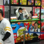元SB巨人の森福、スパムおにぎり屋で見つかる