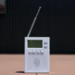 「ラジオ」とかいう何か気持ち悪い捻くれたオッサンしか聴いてないメディア