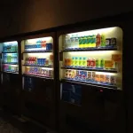 【悲報】ポッカサッポロ「自販機やめるわ…」ダイドー「2万台撤去するわ…」