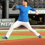 日本ハム・山崎福也　登板翌日もみっちり約４０分フォーム確認　加藤投手コーチ「変わろうとする姿をすごく感じる」