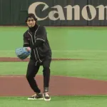 ルフィ(実写)の始球式ｗｗｗｗｗｗｗｗｗｗｗｗｗｗ