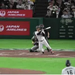 【侍ジャパン】森下翔太　悔しい2打席連続の遊ゴロ併殺打　8回1死満塁から近藤の代打で登場