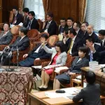 【速報】中道小川「WBC見に行った大臣は手を挙げろ!」3人「(スッ」小川「危機管理上大問題だッ!!!」