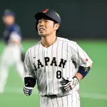 近藤アウト周東イン　岡本アウト佐藤輝明イン