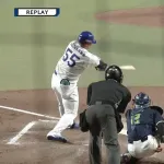 細川、ボール球をちょこんと当ててホームランww