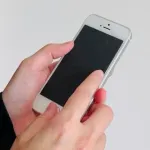 【悲報】JRA騎手、スマホでネトフリ視聴し騎乗停止