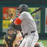 巨人に悲劇！リチャードが左第五中手骨骨折の診断…ソフトバンク戦で死球受け
