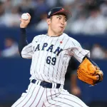 WBC日本代表がベンチに石井大智のユニフォームを飾らない理由