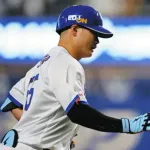 【中日】細川成也、初のホームランウイング弾は衝撃の低弾道！ウイング席の机を破壊！