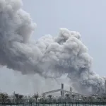 【悲報】イラン軍、ドローンでオマーン国最大の石油貯蔵施設を爆撃破壊🔥