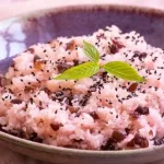 【馬鹿】3・11が卒業式だった中学校、お祝いに赤飯を用意してしまい炎上