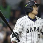 侍J大谷翔平、先頭打者HRで確信バット投げ！←カープファンの反応