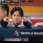 【画像】大谷翔平さん、8回ビハインドでふざけるwwwww