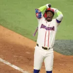 【WBC】“疑惑の1球”で終戦にドミニカ選手は呆然　三振ペルドモ頭抱え…ゲレロはガム投げ怒りあらわ