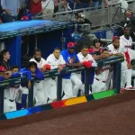 【悲報】ドミニカ共和国代表、一時間以上ロッカーに閉じこもったまま出てこない模様…