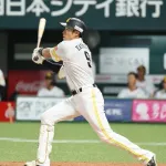 ソフトバンク・柳田悠岐が首痛再発で精密検査 小久保監督は「恒常的な問題」 27日の開幕戦に不安材料