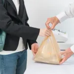【悲報】 深夜のコンビニ店員の態度ｗｗｗｗｗｗｗｗｗｗｗｗｗ