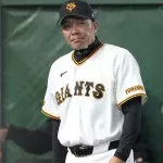 巨人・阿部慎之助監督、開幕想定オーダーで逆転勝ち　3番は泉口友汰？「そうだね」キャベッジが1番の攻撃型打線