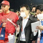 カープ新井監督に文春砲『優しい兄貴分』から『鬼』に豹変