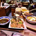 ビュッフェで苦しくなるくらい食う奴いるでしょ
