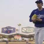 ドジャース佐々木朗希、初回1死も奪えず4失点で降板 押し出し2度含む4四死球