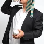 【悲報】電車の中で酒飲むやつｗｗｗｗｗｗｗｗｗｗｗｗｗｗｗｗ