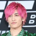 EXIT兼近（34）「流行りの曲を上手く歌おうとするおじさんキモいwww」