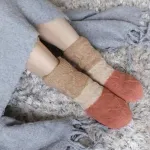 【急募】靴下ってどこで買ったらコスパええんや？ｗｗｗｗｗｗｗｗｗｗｗｗｗｗｗｗ