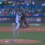 大谷翔平、開幕戦第一打席で今季初安打となるライト前ヒット！！！！！！！！！！！！