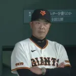 キャベッジ、松本剛送りバントの構えで独断盗塁？？？ 阿部監督も困惑