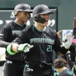 【速報】清宮、万波の開幕戦初回HRで3点先制ｷﾀ━━━━(ﾟ∀ﾟ)━━━━!!
