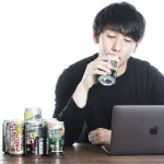 【悲報】「ﾌﾞｯ！！！コーヒー吹いたわｗｗｗｗ」「お前コーヒー返せｗｗｗ」←こういう奴いなくなったよなｗｗｗｗｗｗｗ