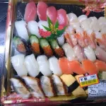 【悲報】寿司職人さん、あきらかにラーメン屋より簡単なのに偉そうにしてしまうｗｗｗｗｗｗｗｗｗｗ