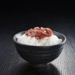 イカの塩辛をアツアツご飯にのせて食べる人いるでしょ