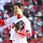 栗林良吏(広)プロ初先発初完封←これを抑えに起用してたヤツｗｗｗｗｗｗｗ