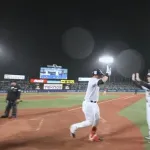【ヤクルト対広島1回戦】ヤクルト・オスナ、広島・森下から今季第1号ソロホームラン！リードを2点に広げる！！！！！！！！！！！！