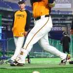 【悲報】巨人石塚、ファウル打ちの次はボールを潰す感覚を阿部監督から教わる