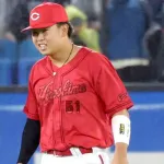 カープドラ1平川蓮、負傷交代。HRキャッチ試みフェンス激突