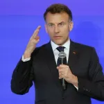 【朗報】仏大統領「日本よ、欧州は突然同盟国に損害を与えるどこかの国とは違う。欧州は日本の味方だ」