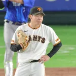 巨人ドラ1竹丸、プロ野球68年ぶり新人開幕投手2戦2勝ならず　5回3失点　まさかのキャベッジ落球から追加点献上