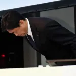 【悲報】KDDI社長「全て子会社の2人の社員の責任です」　2400億円架空計上を認める