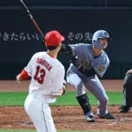 【悲報】広島・新井貴浩監督「(9回の守備)もうちょっと状況を考えてやってほしい」　内野3人を本職ではないところに配置しながら