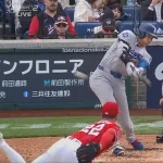 大谷翔平、第三打席は三試合連続マルチ安打となるツーベースヒット！！！！！！！！！！！