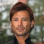 【悲報】ショーンK「ワイってもしかしてハーフって設定で行けるんちゃうか…？」