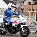 【動画】自転車乗りさん、ガチで捕まり始めてしまうｗｗｗｗｗｗｗｗｗｗ