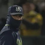 どうしたヤクルト！？ トンネル＆エラーで逝くｗｗｗｗｗｗｗｗｗｗｗｗ